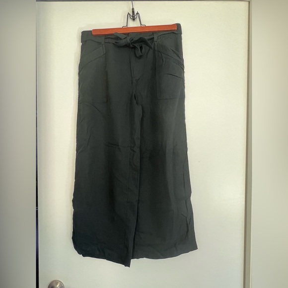 Joe Fresh Black Wide-Leg Pants with Belt – Size XS - Picture 3 of 6